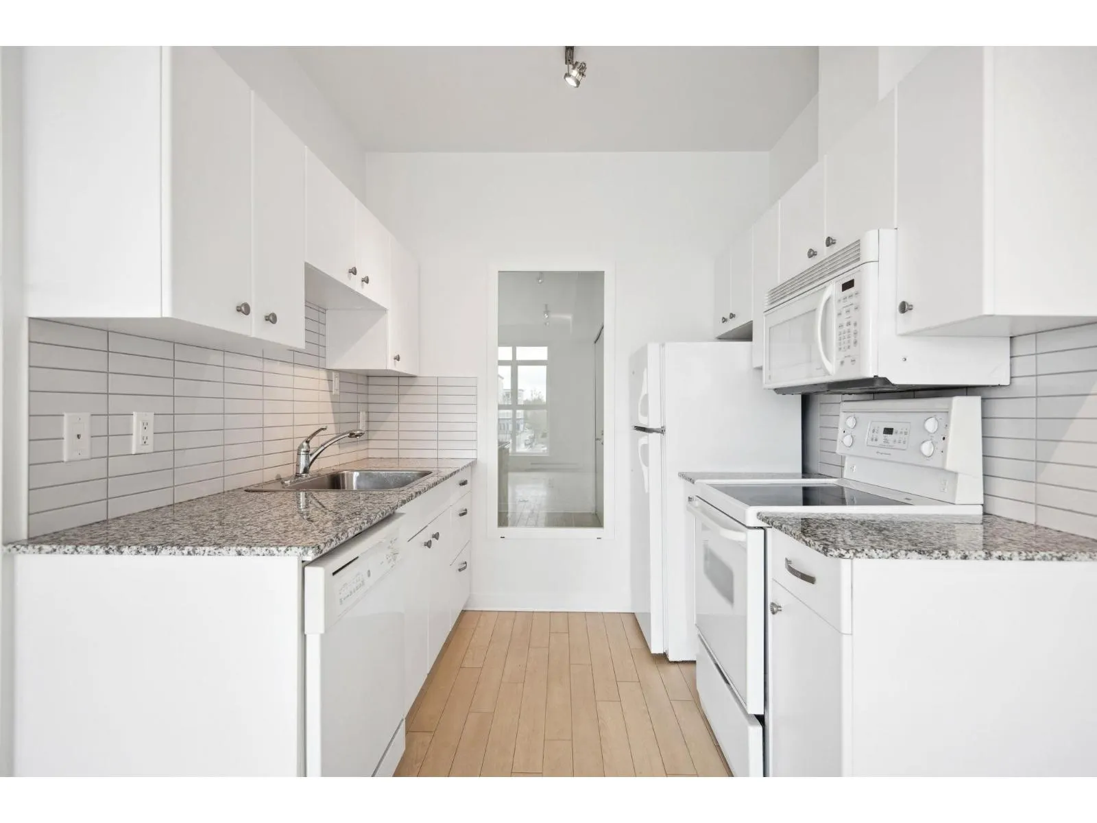 308 20238 FRASER HIGHWAY