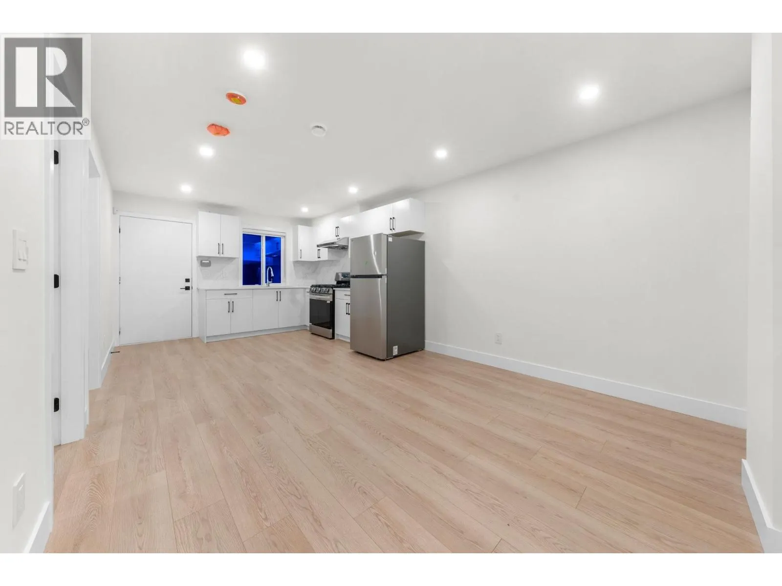7586 2ND STREET