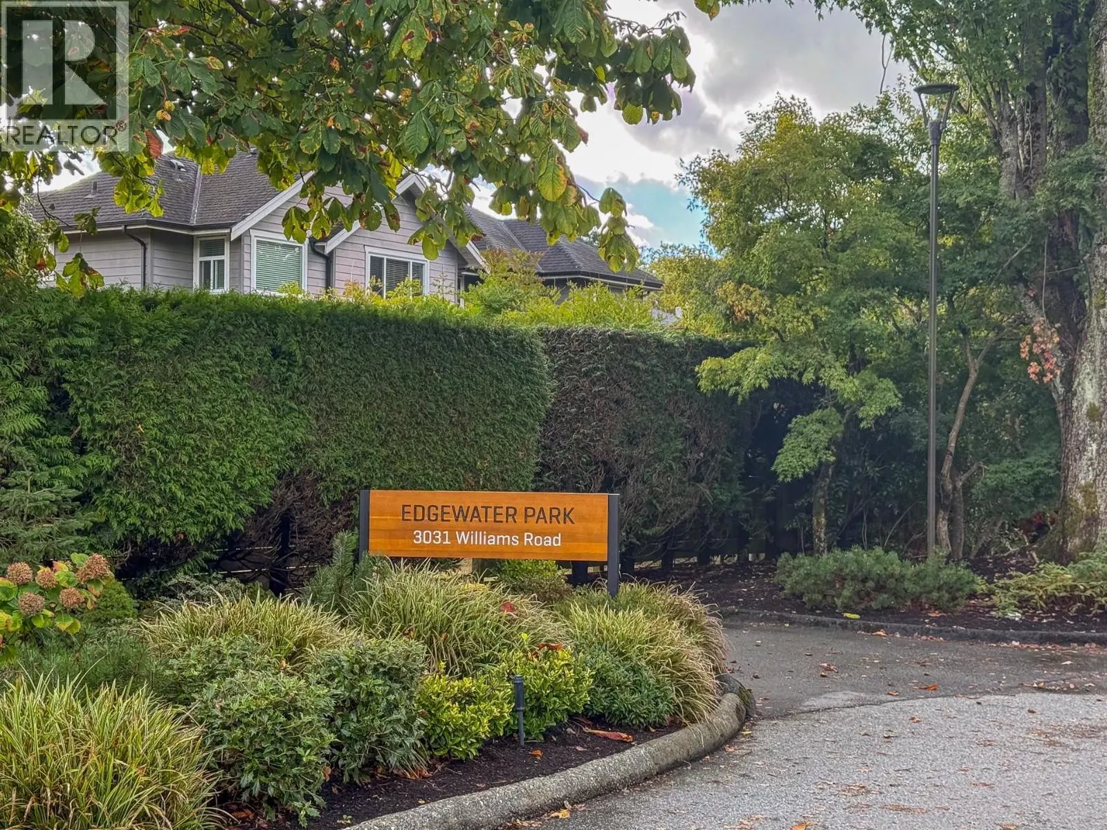 141 3031 WILLIAMS ROAD