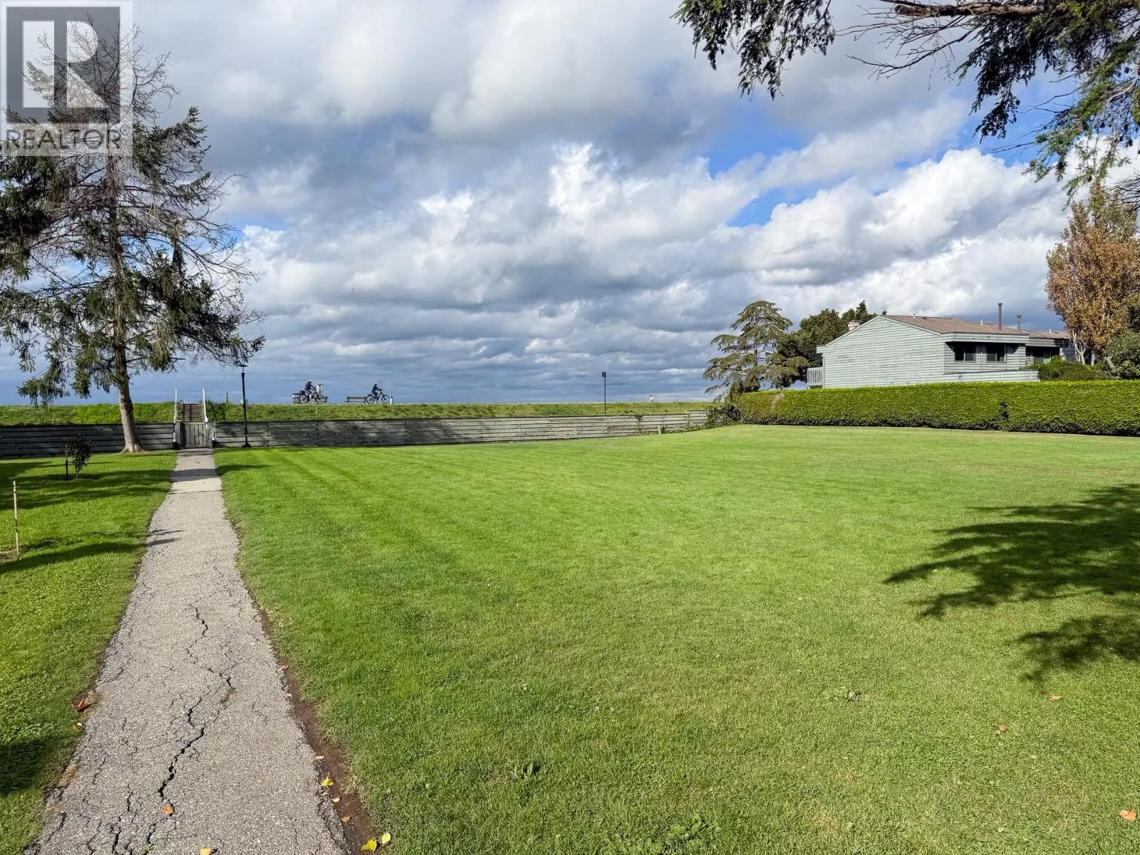 141 3031 WILLIAMS ROAD