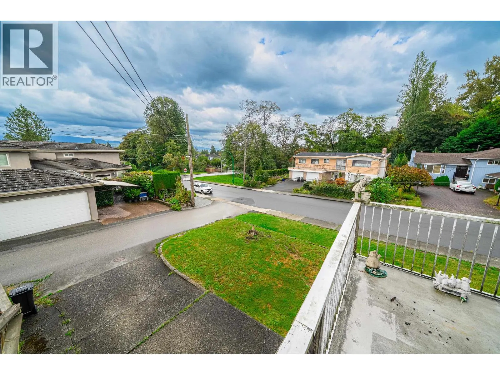 4277 CASTLEWOOD CRESCENT