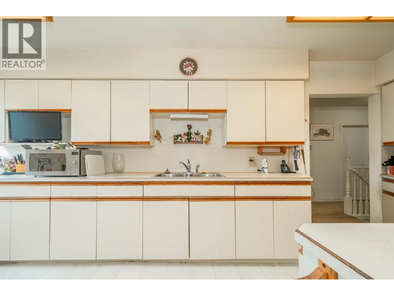4277 CASTLEWOOD CRESCENT