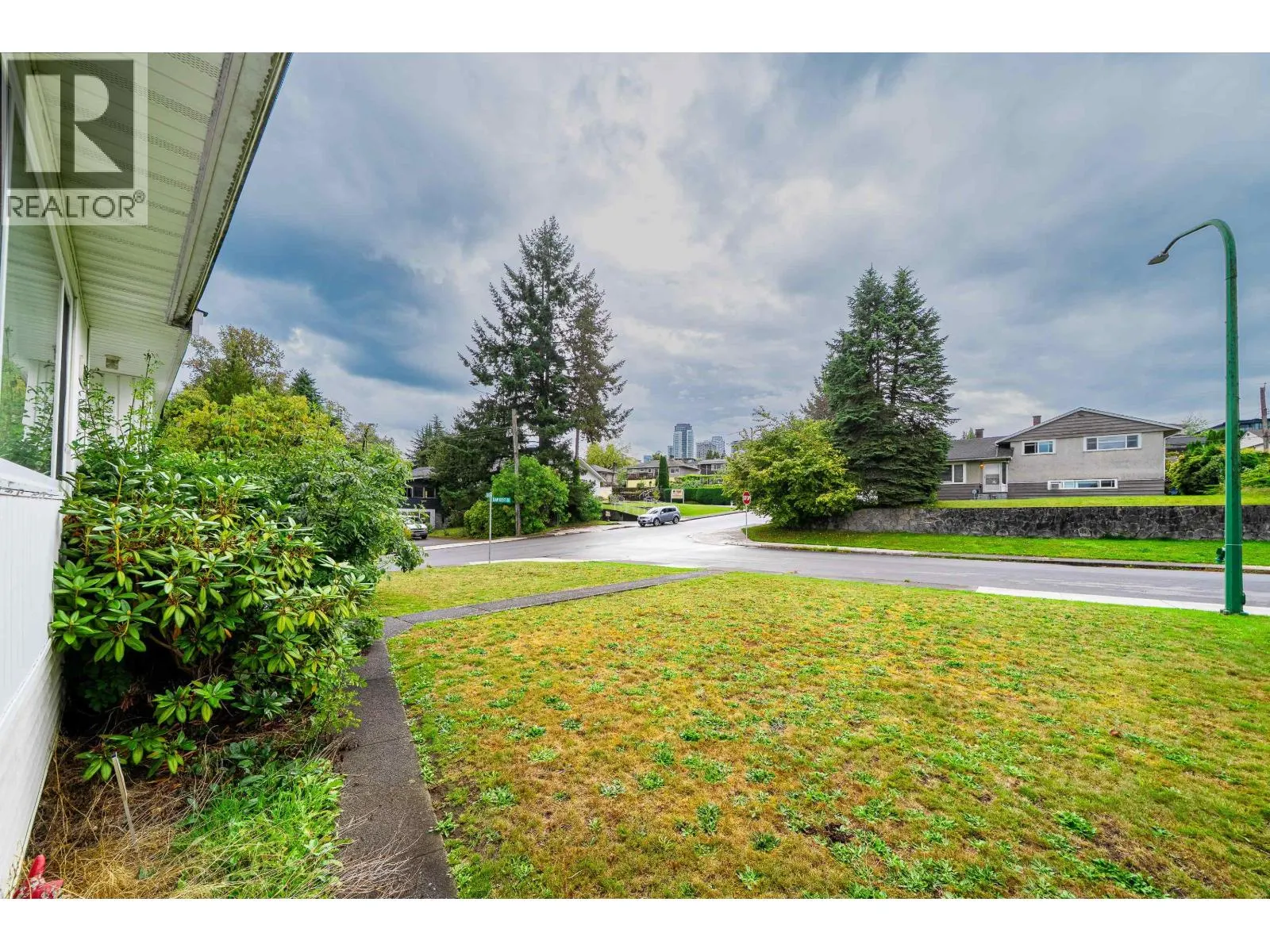 4277 CASTLEWOOD CRESCENT