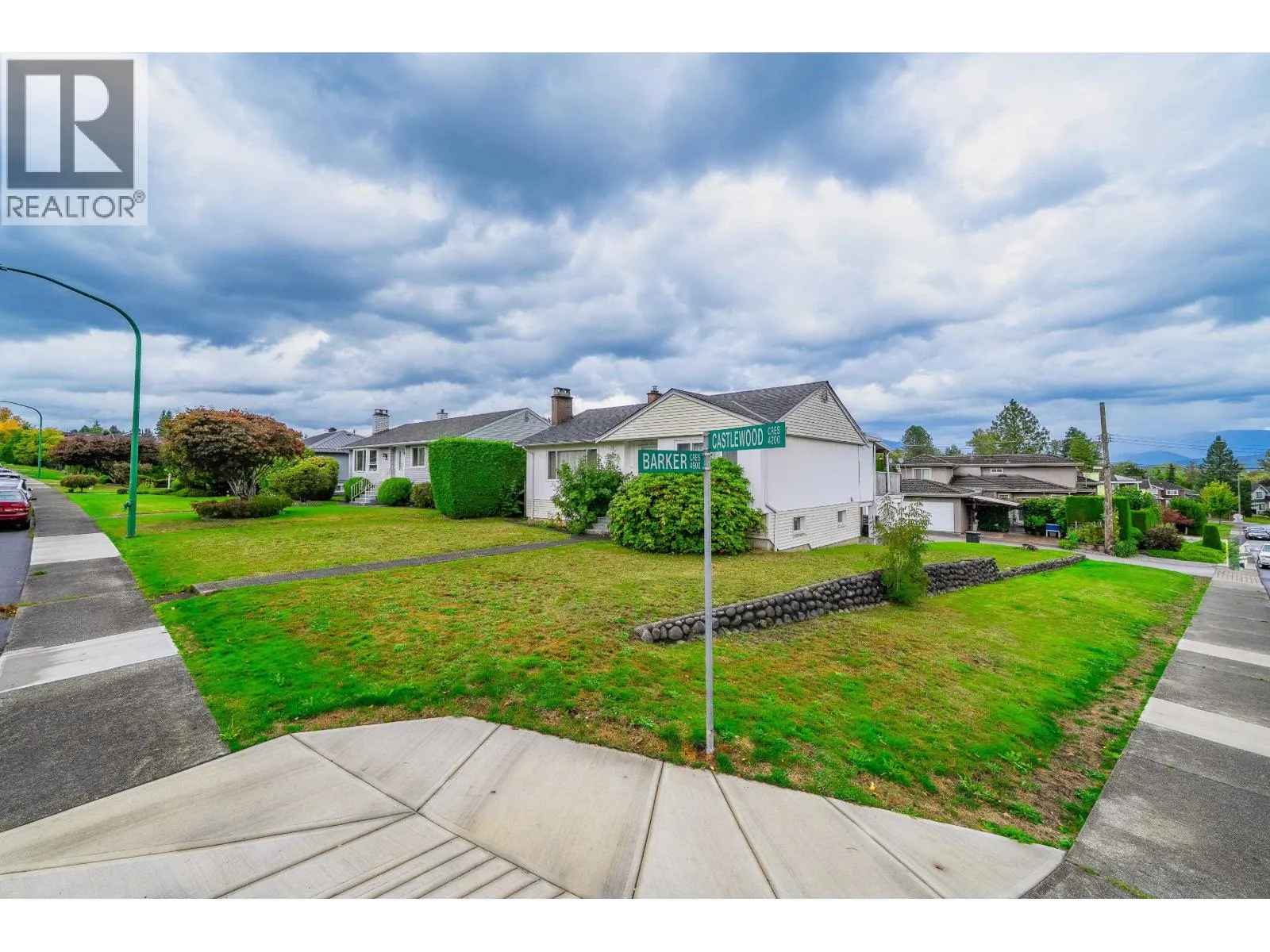 4277 CASTLEWOOD CRESCENT