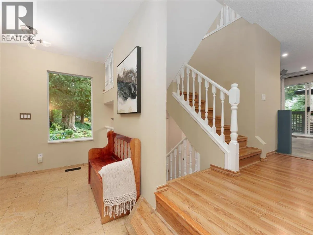 8804 ROBINS COURT