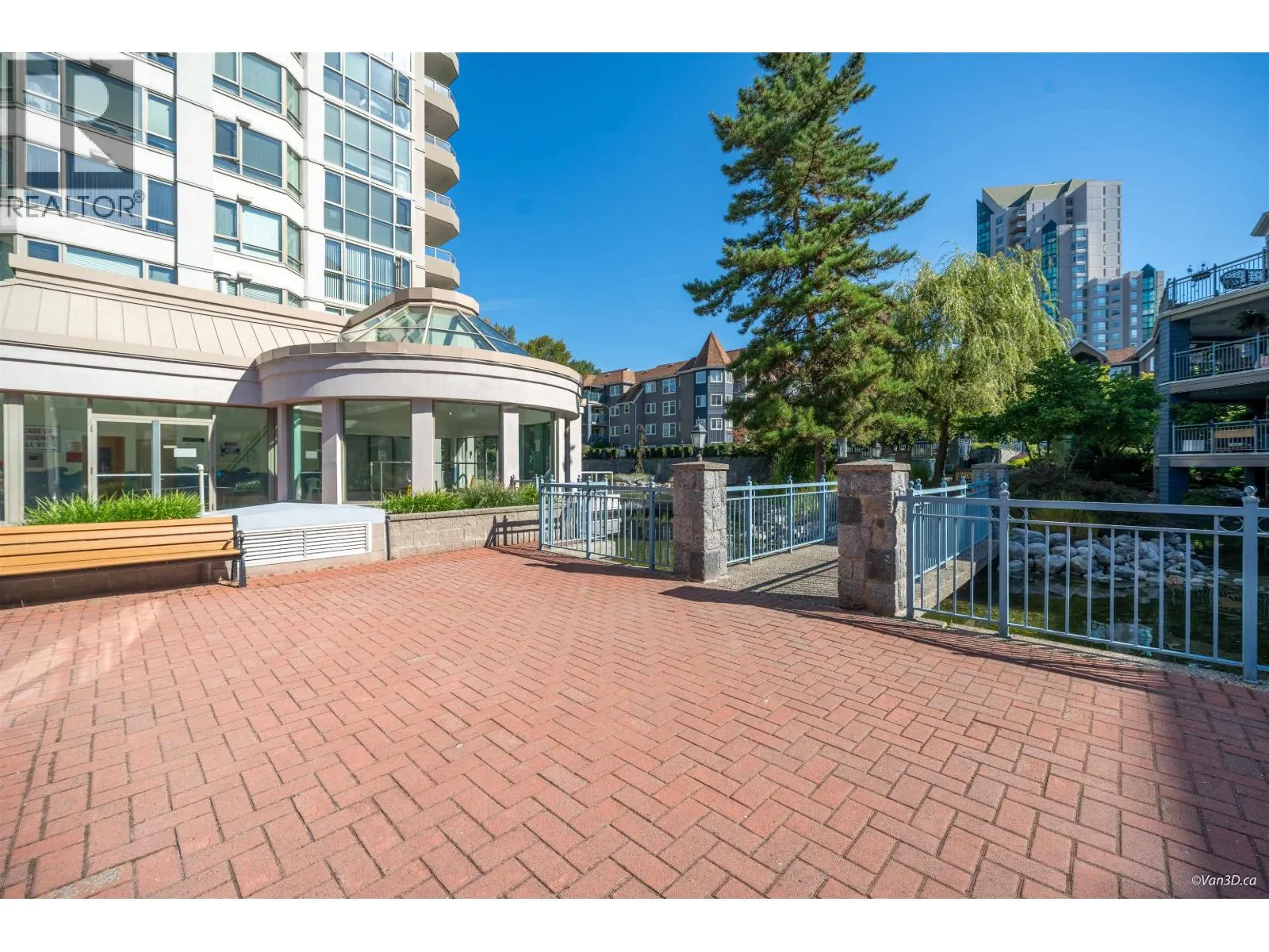 203 3070 GUILDFORD WAY