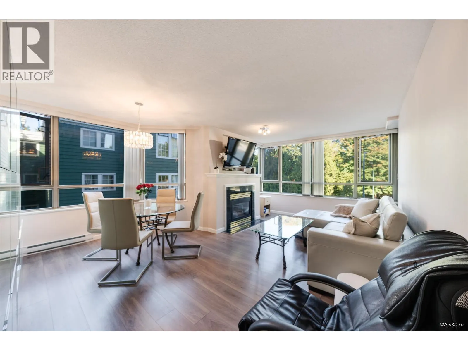 203 3070 GUILDFORD WAY