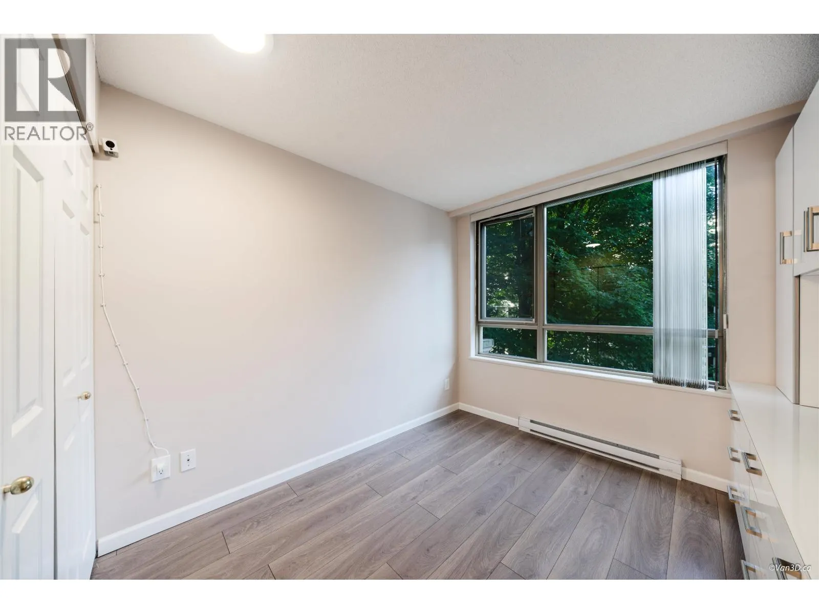 203 3070 GUILDFORD WAY