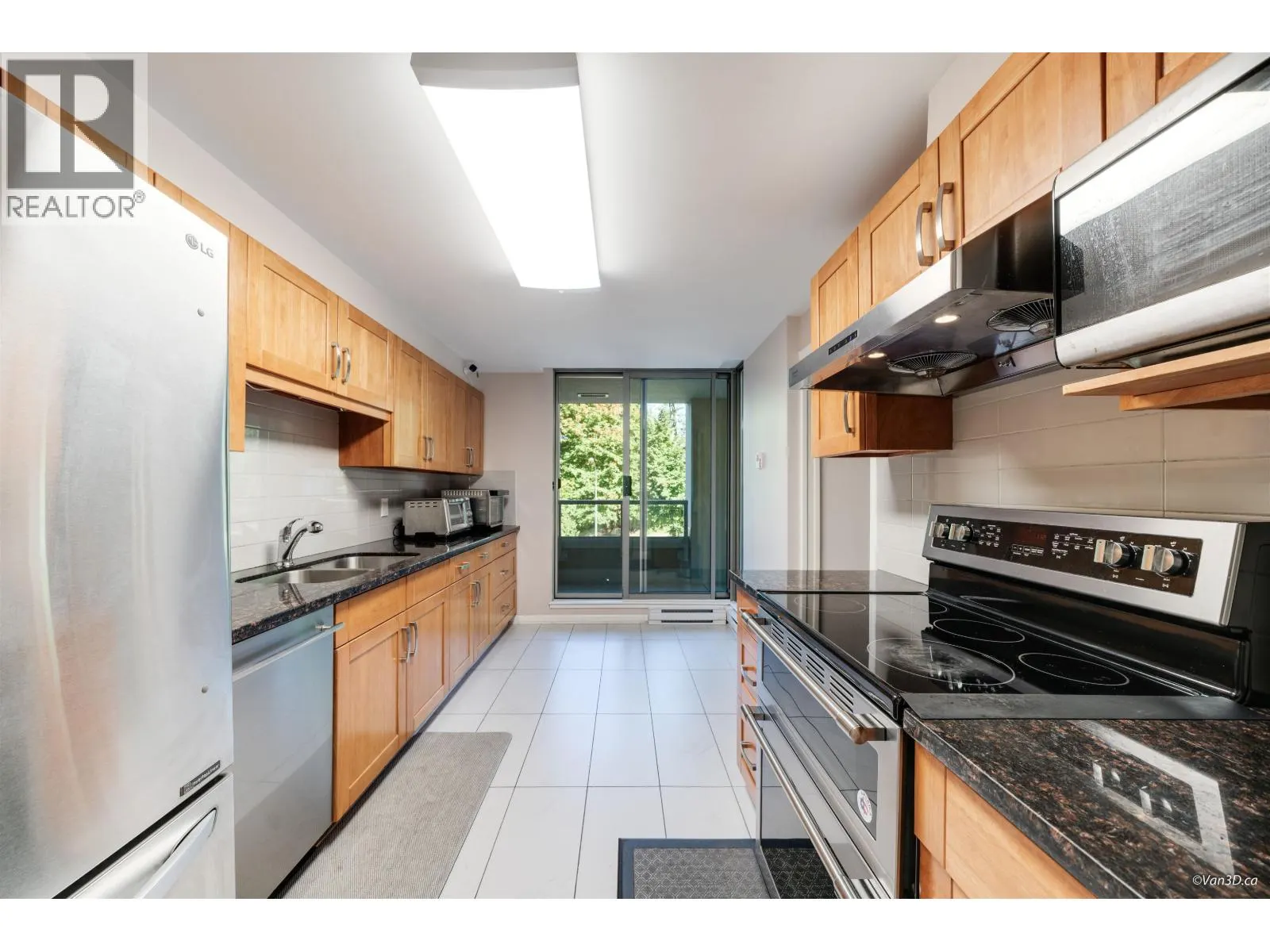 203 3070 GUILDFORD WAY