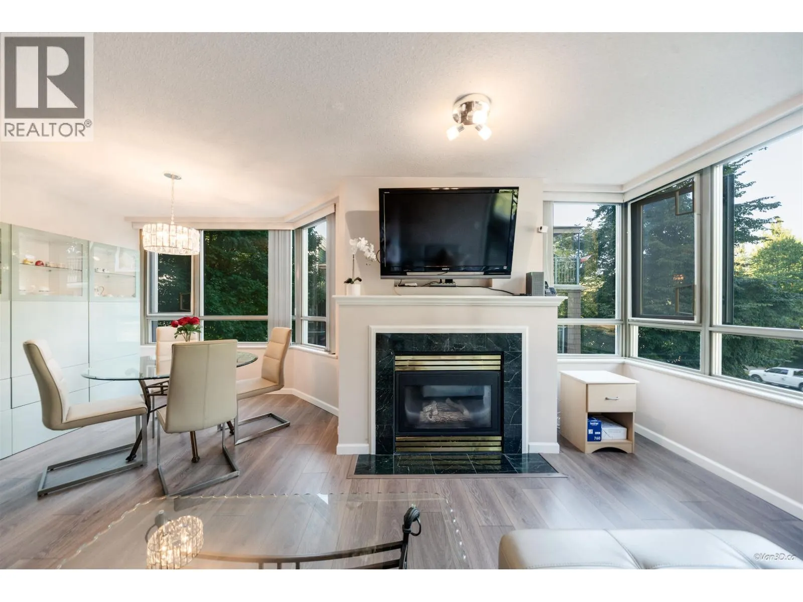 203 3070 GUILDFORD WAY