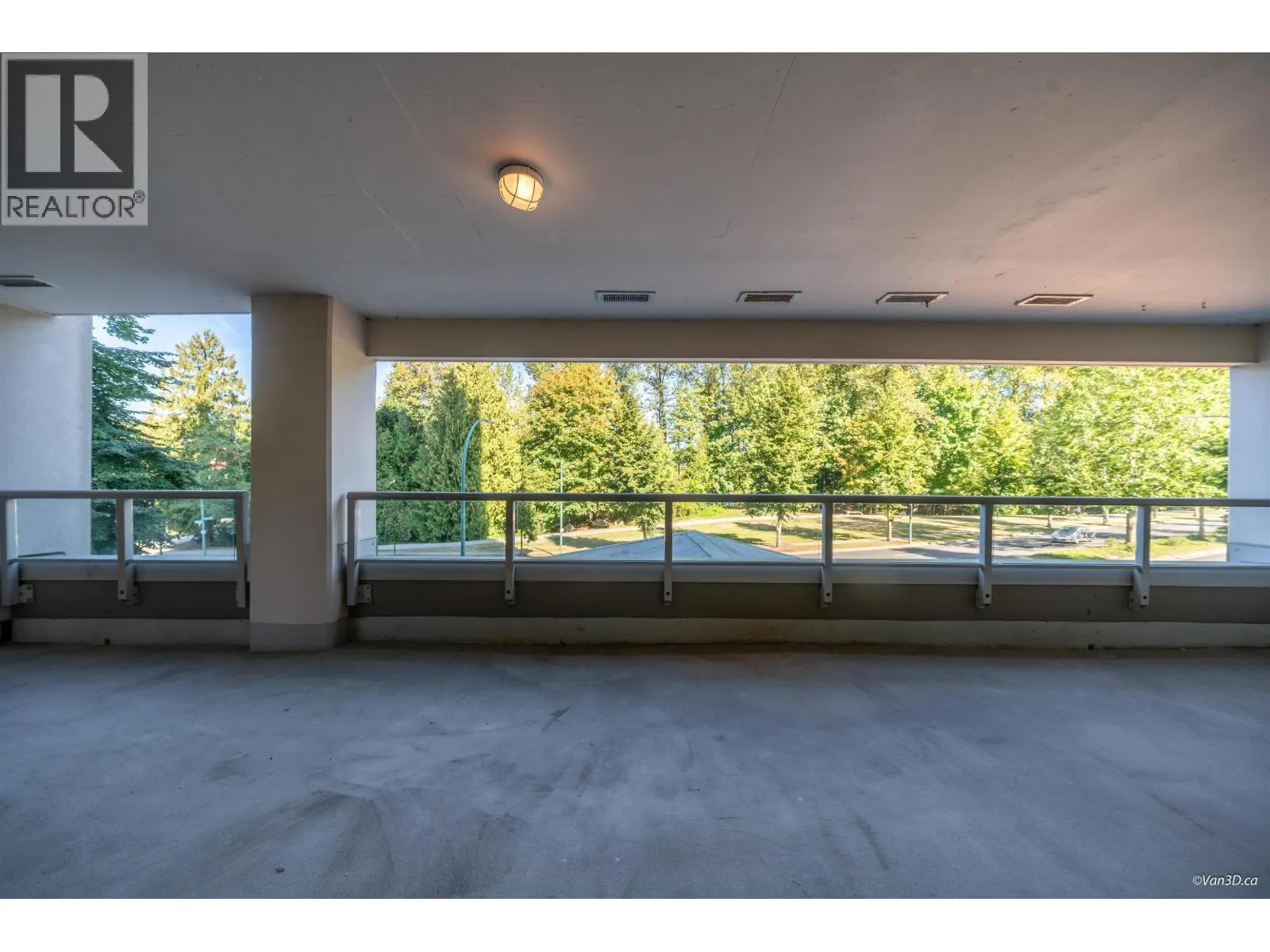 203 3070 GUILDFORD WAY