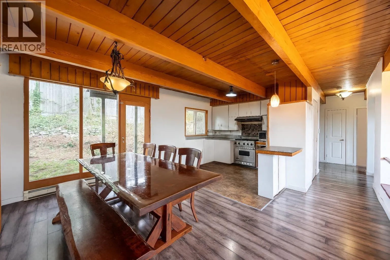 873 BAYCREST DRIVE