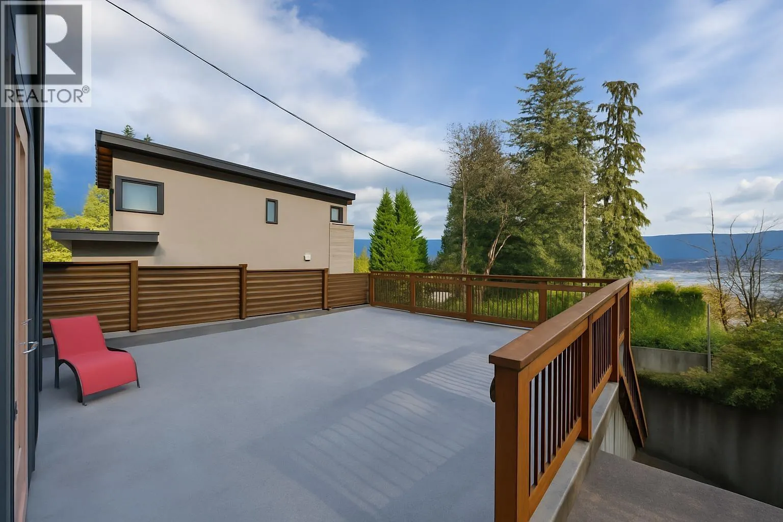 873 BAYCREST DRIVE