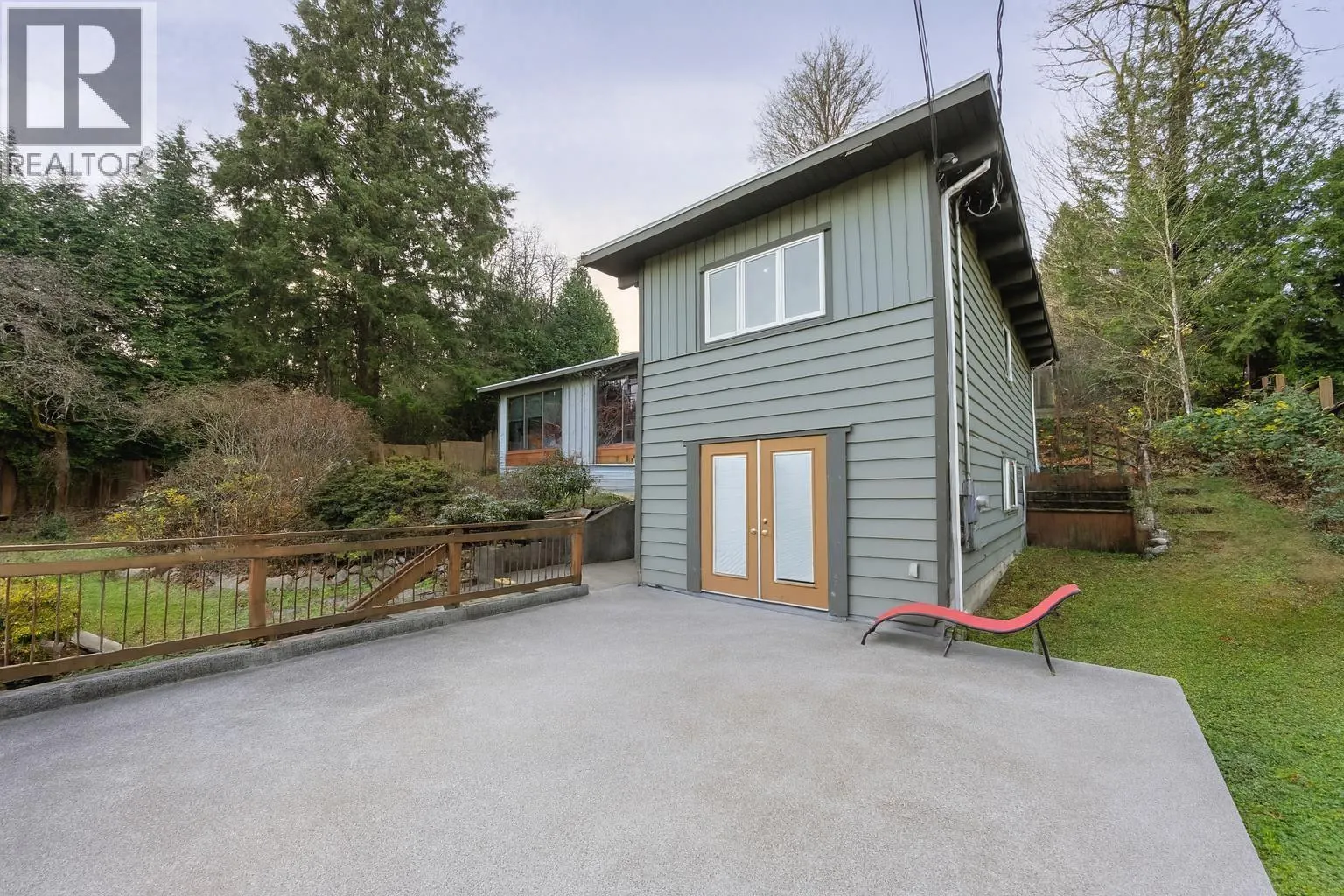 873 BAYCREST DRIVE