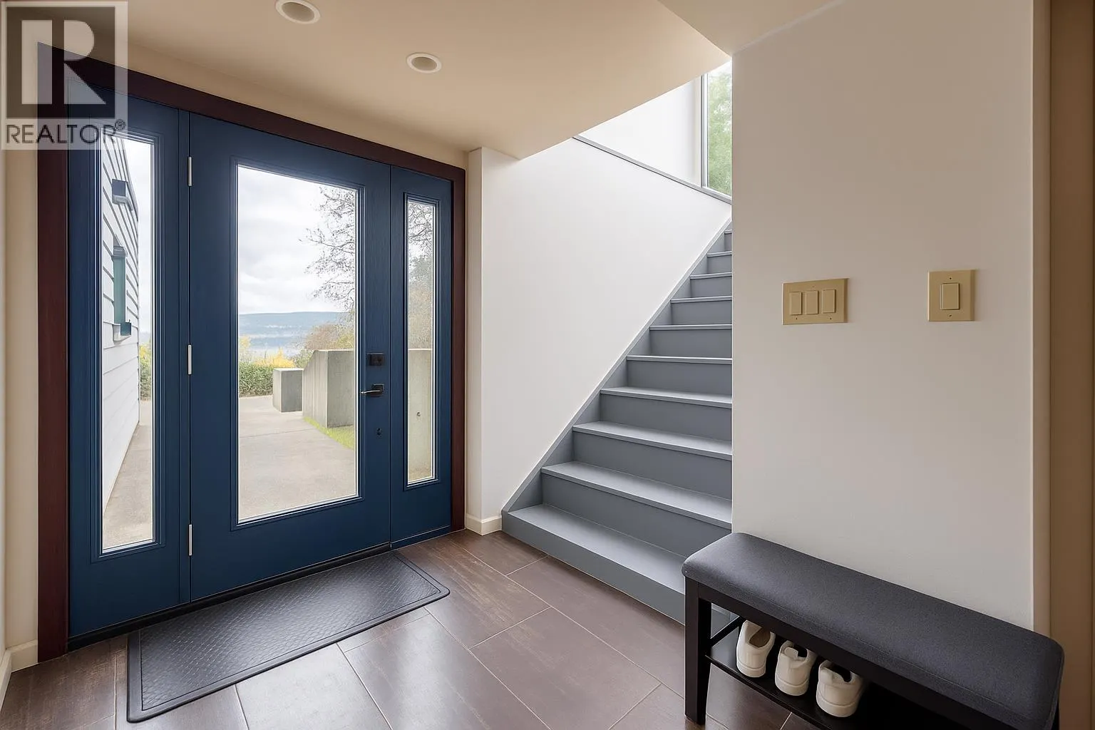873 BAYCREST DRIVE