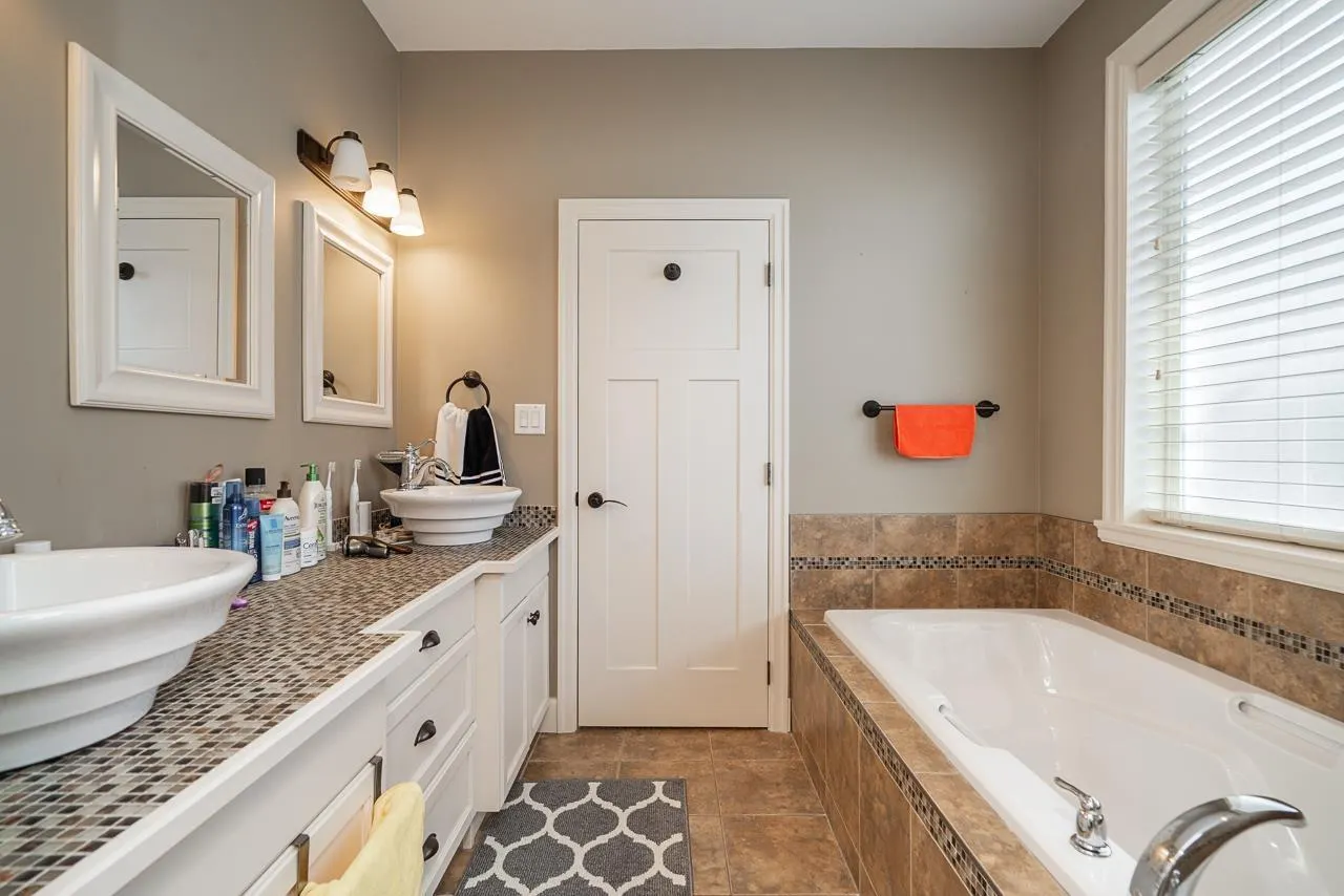 8512 BRADSHAW PLACE|Eastern Hillsides