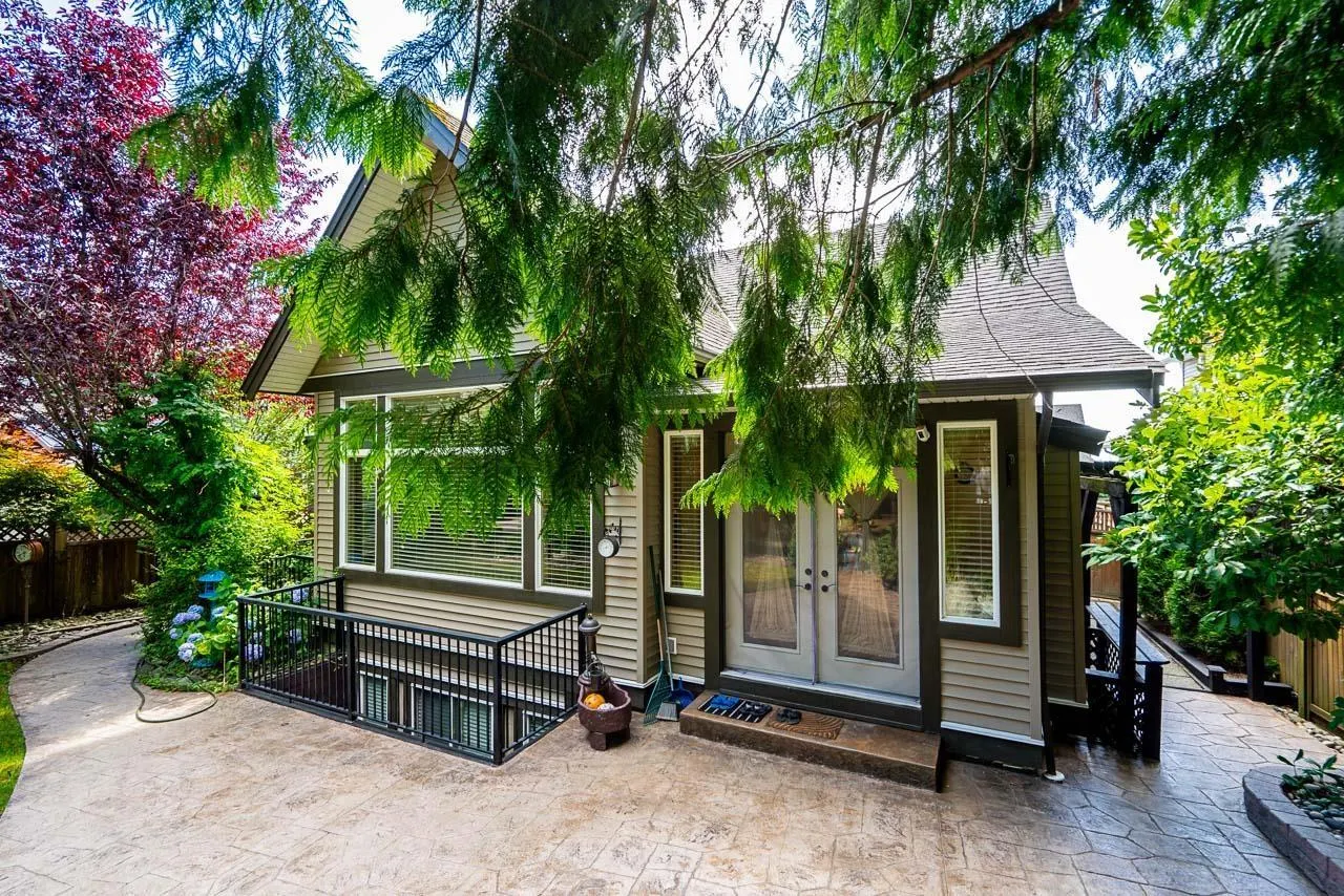 8512 BRADSHAW PLACE|Eastern Hillsides