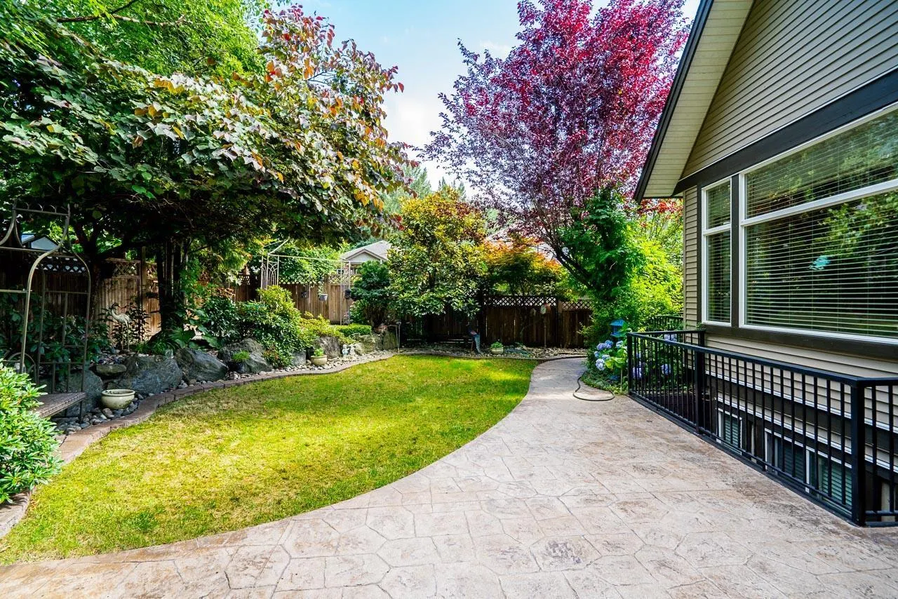 8512 BRADSHAW PLACE|Eastern Hillsides