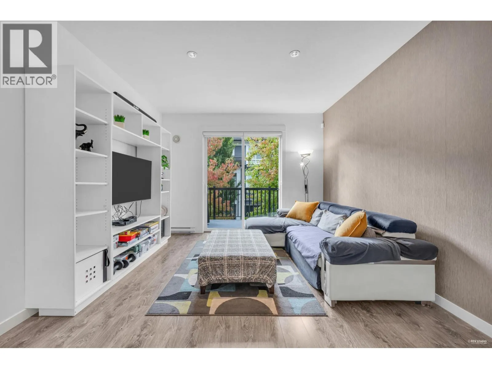 64 2423 AVON PLACE