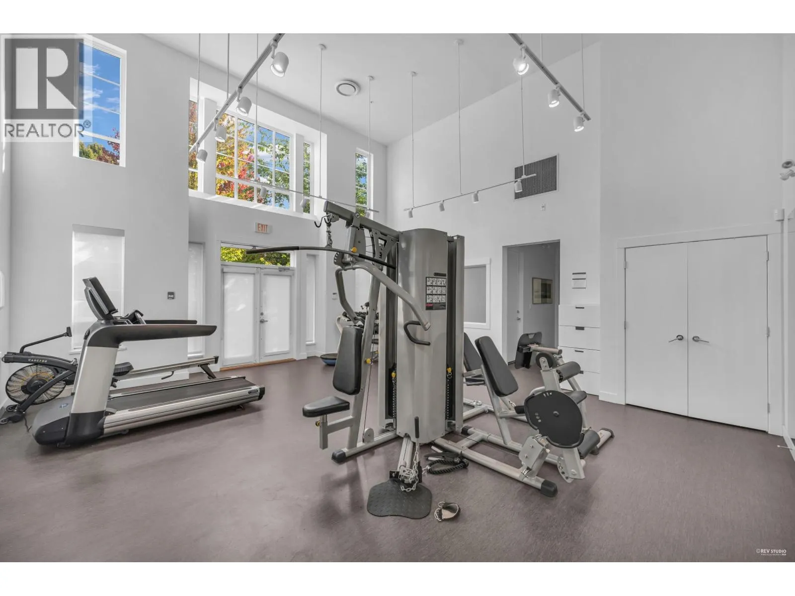 64 2423 AVON PLACE