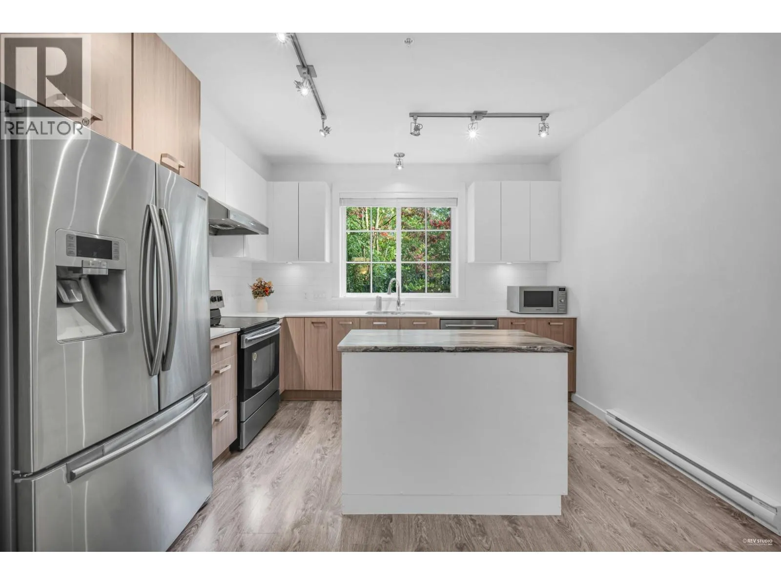 64 2423 AVON PLACE