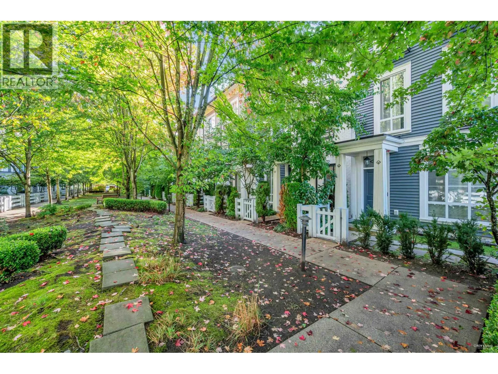 64 2423 AVON PLACE