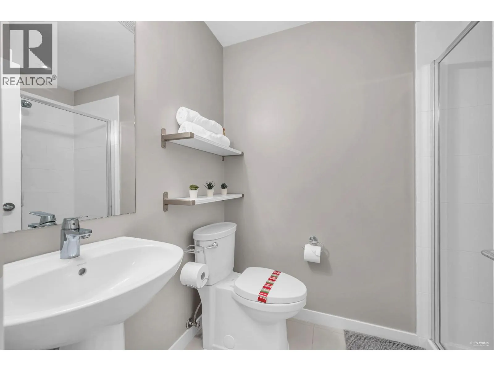 64 2423 AVON PLACE