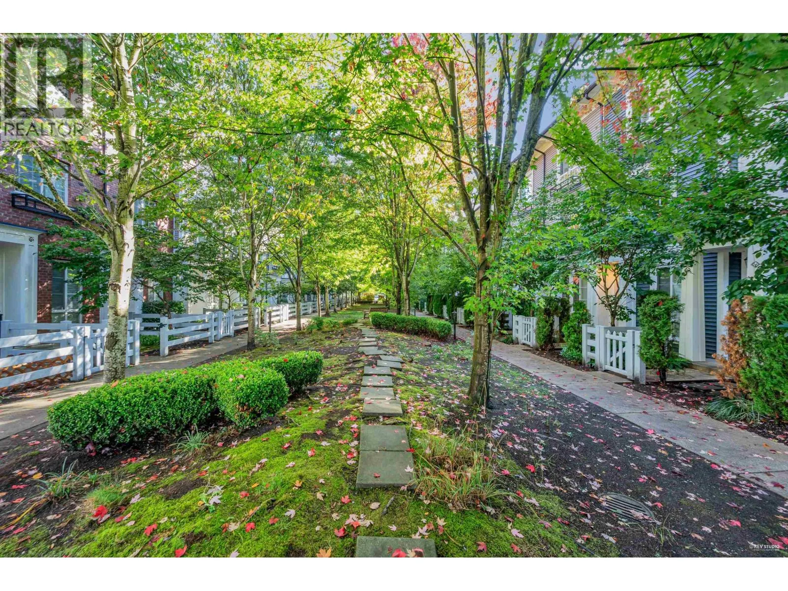 64 2423 AVON PLACE