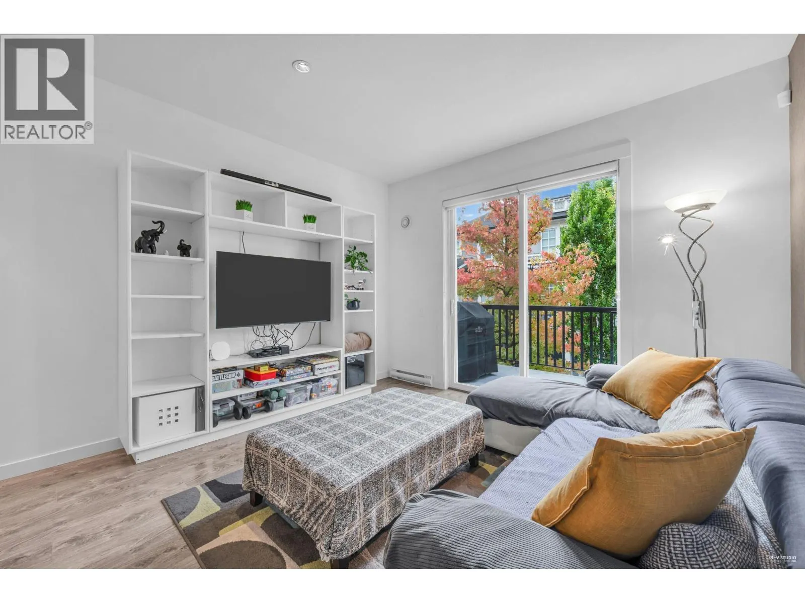 64 2423 AVON PLACE