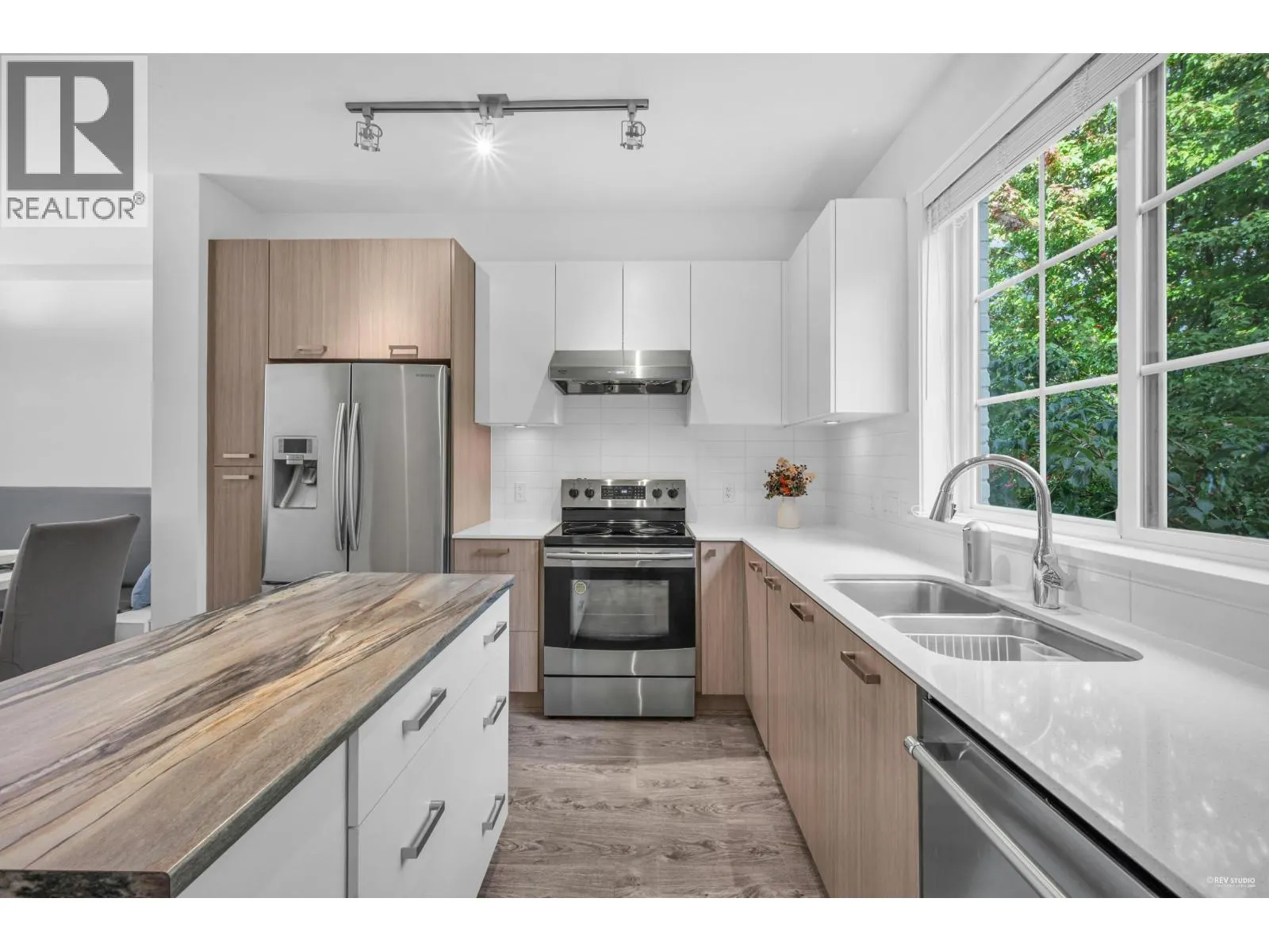 64 2423 AVON PLACE