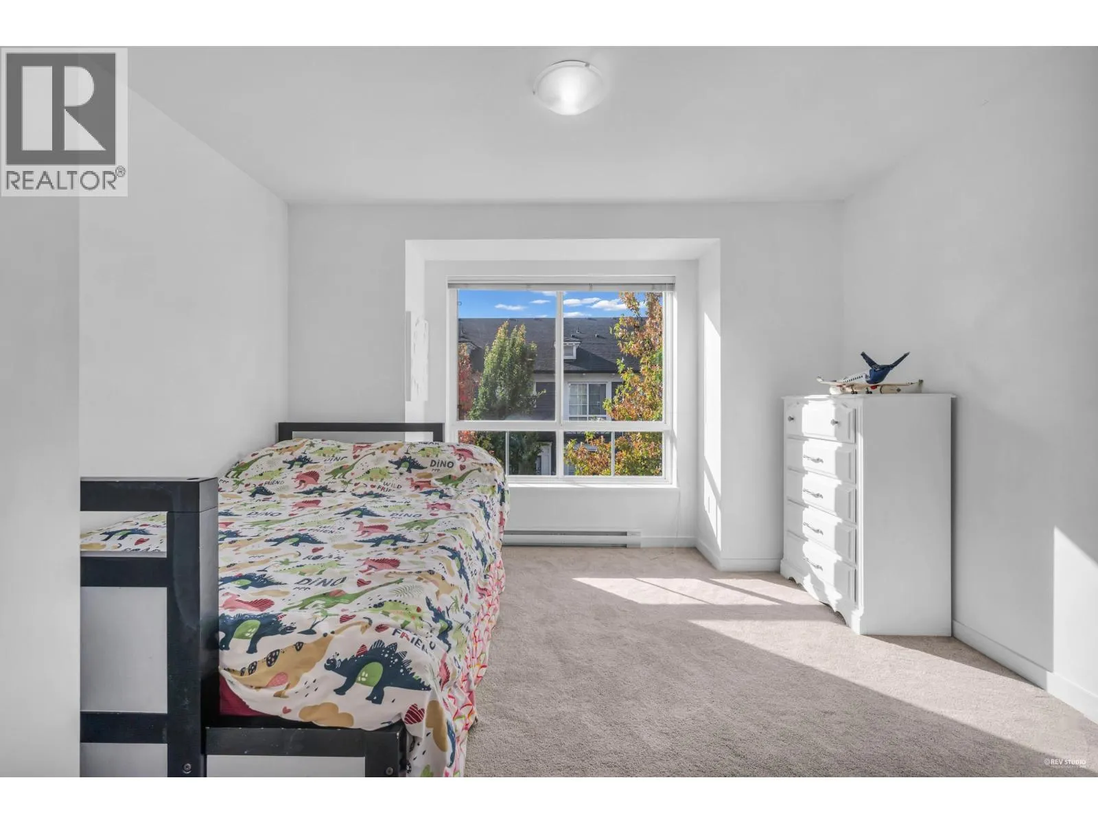 64 2423 AVON PLACE