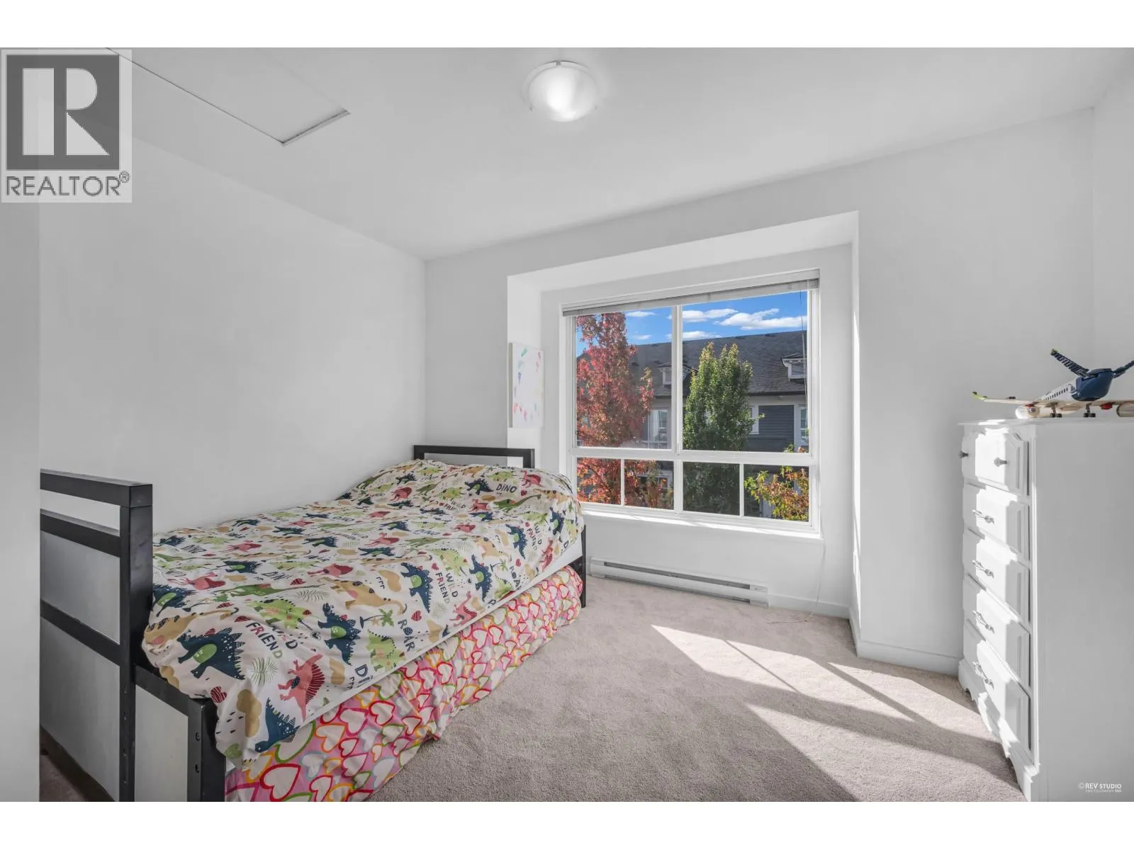 64 2423 AVON PLACE