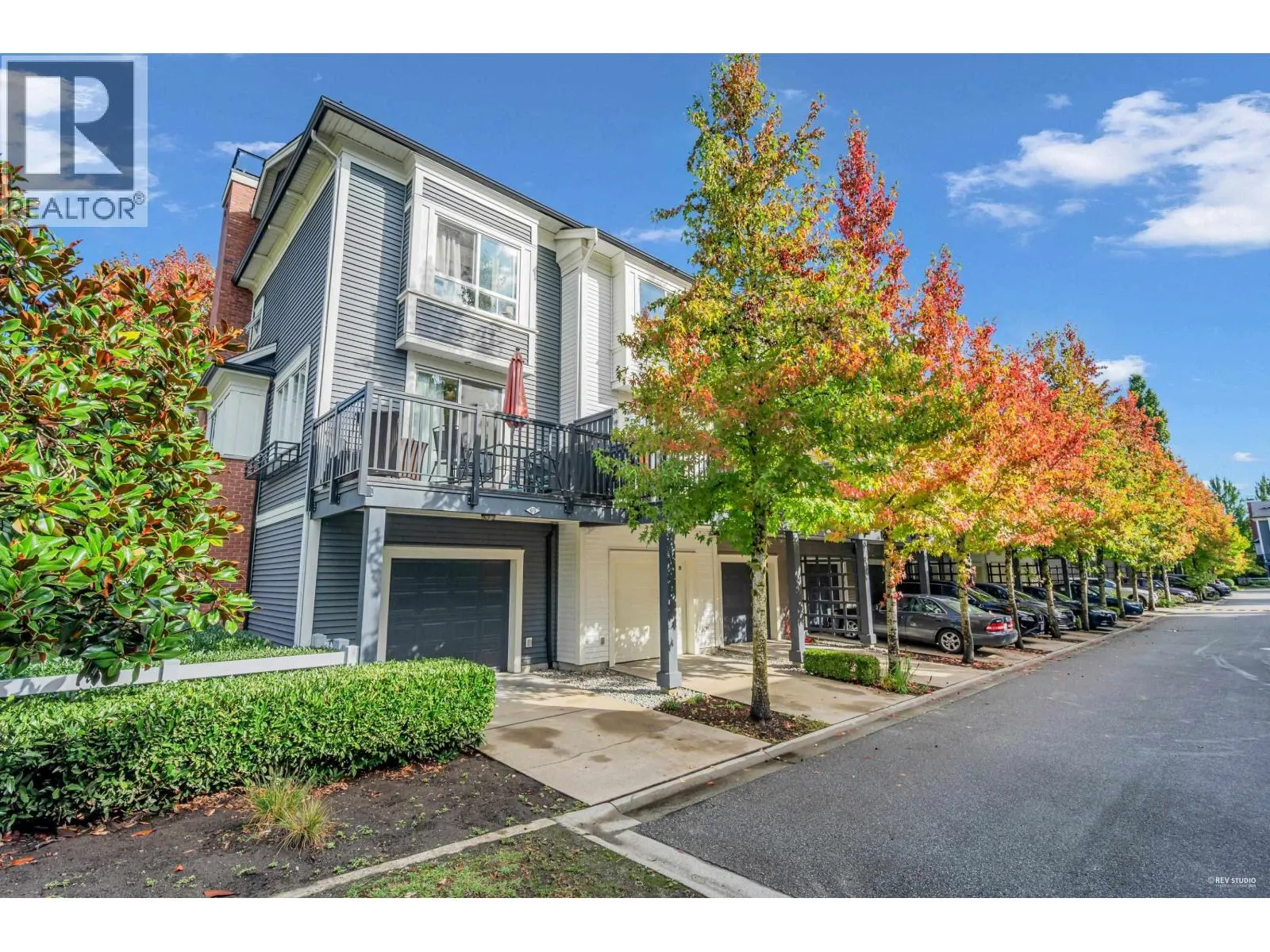 64 2423 AVON PLACE