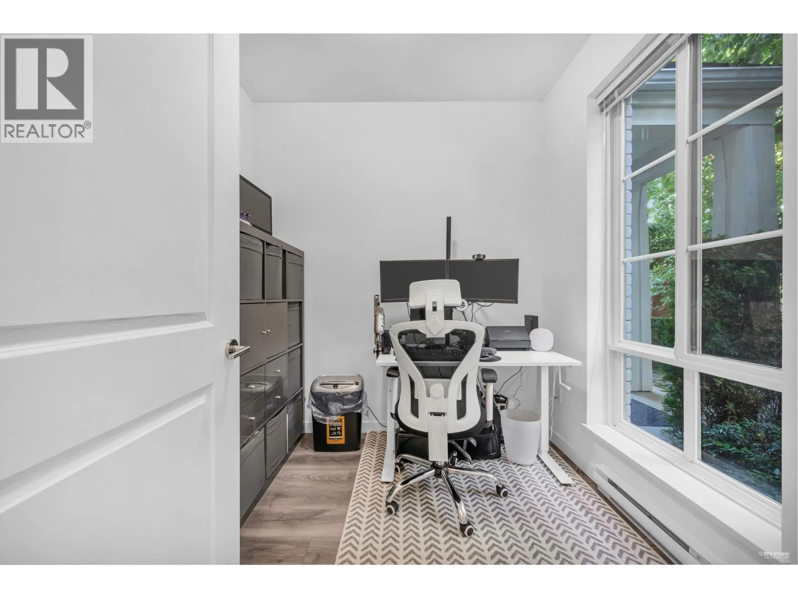 64 2423 AVON PLACE