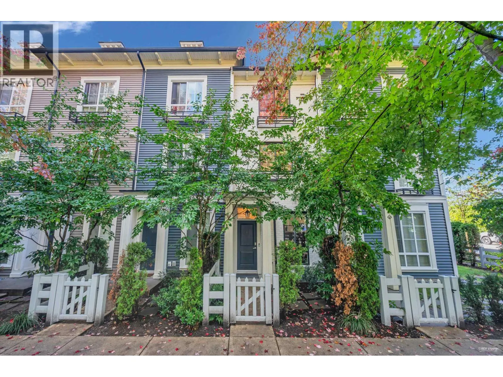 64 2423 AVON PLACE