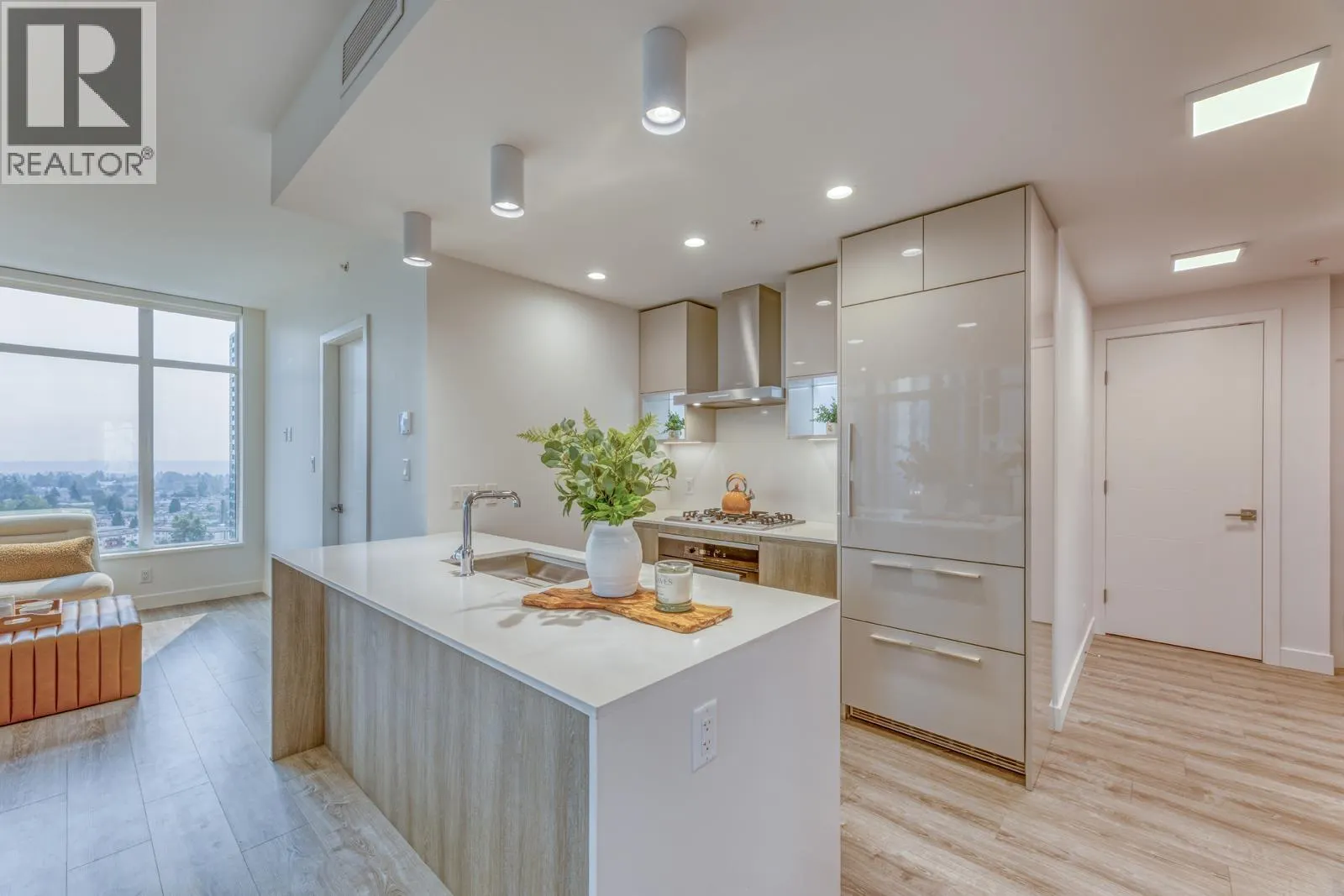 1402 6511 SUSSEX AVENUE