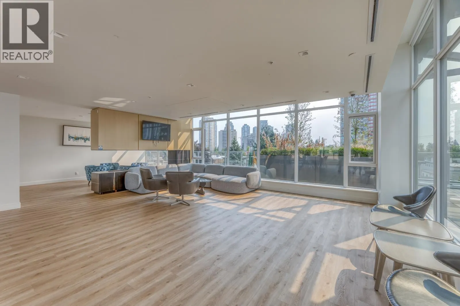 1402 6511 SUSSEX AVENUE