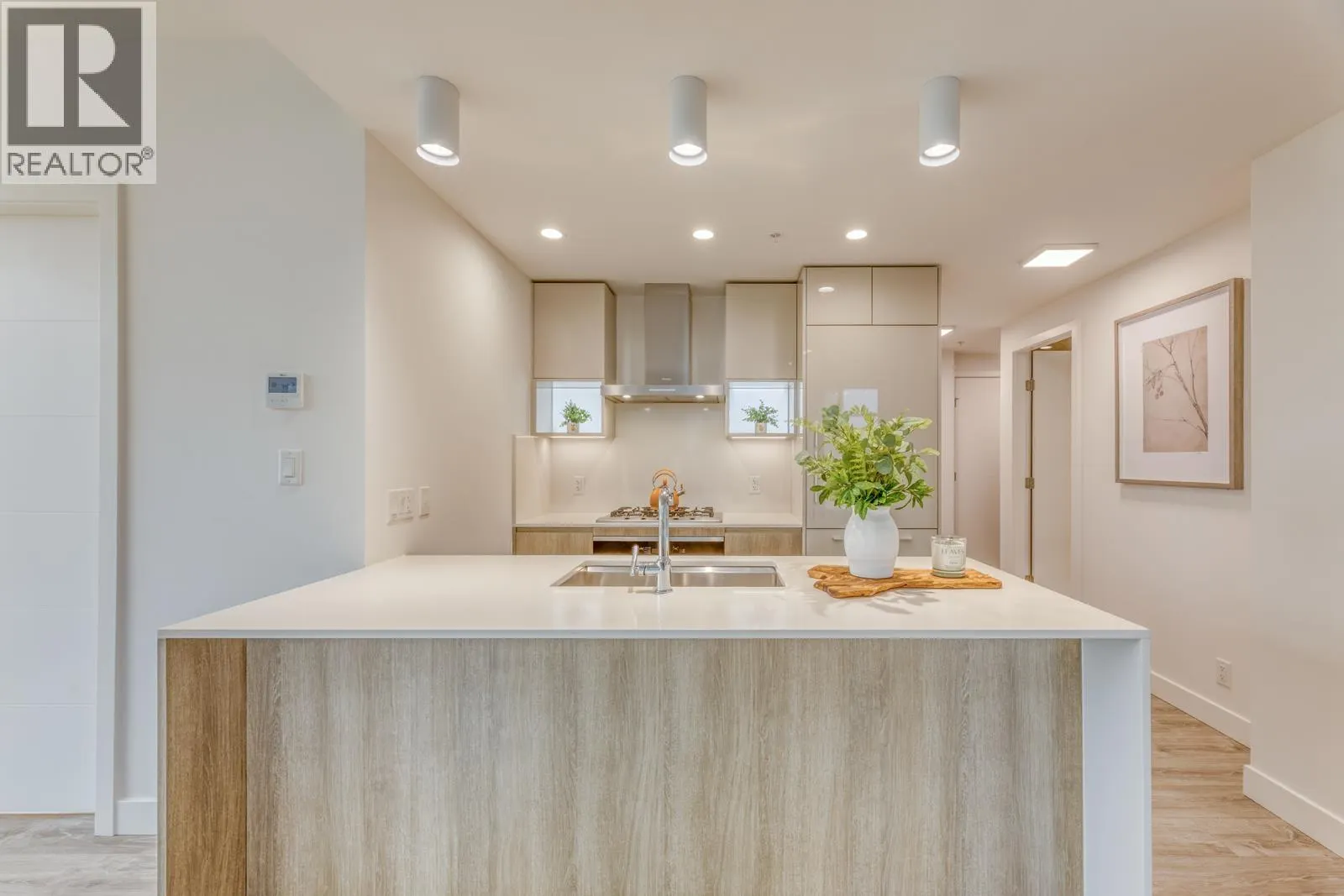 1402 6511 SUSSEX AVENUE