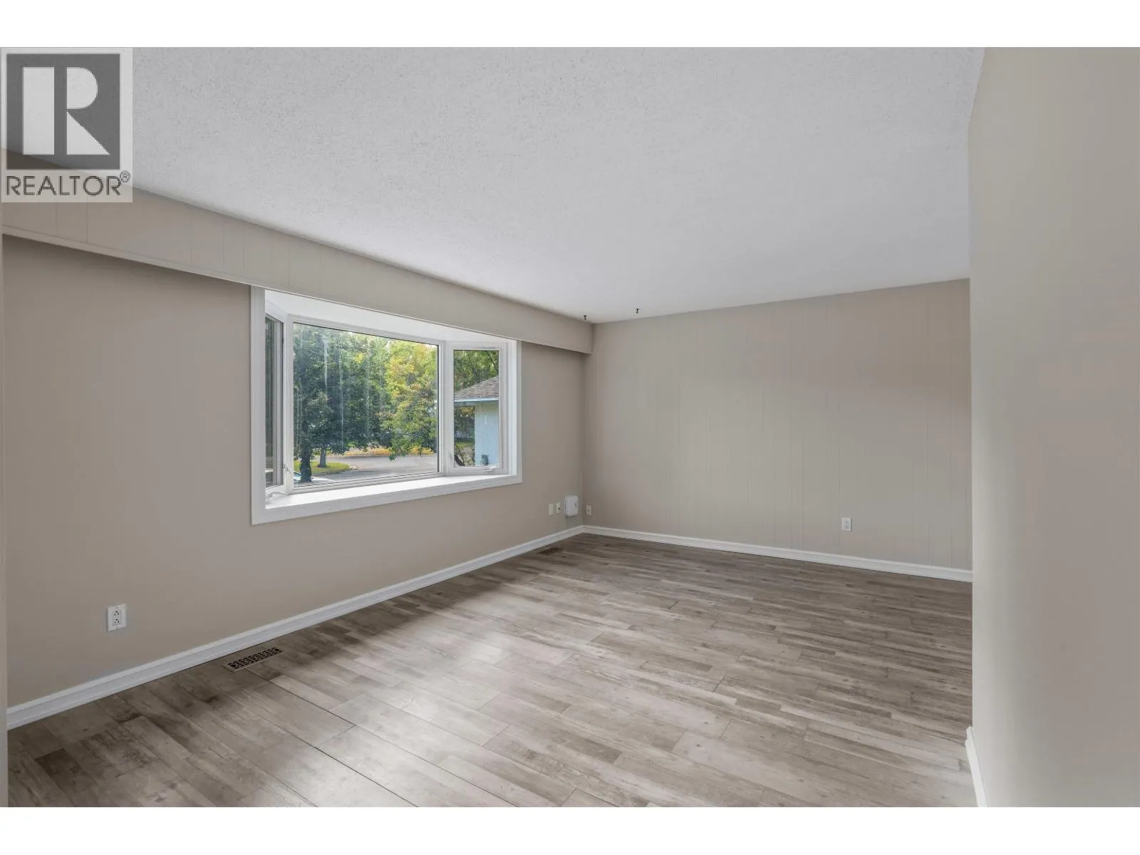 2426 LISGAR CRESCENT