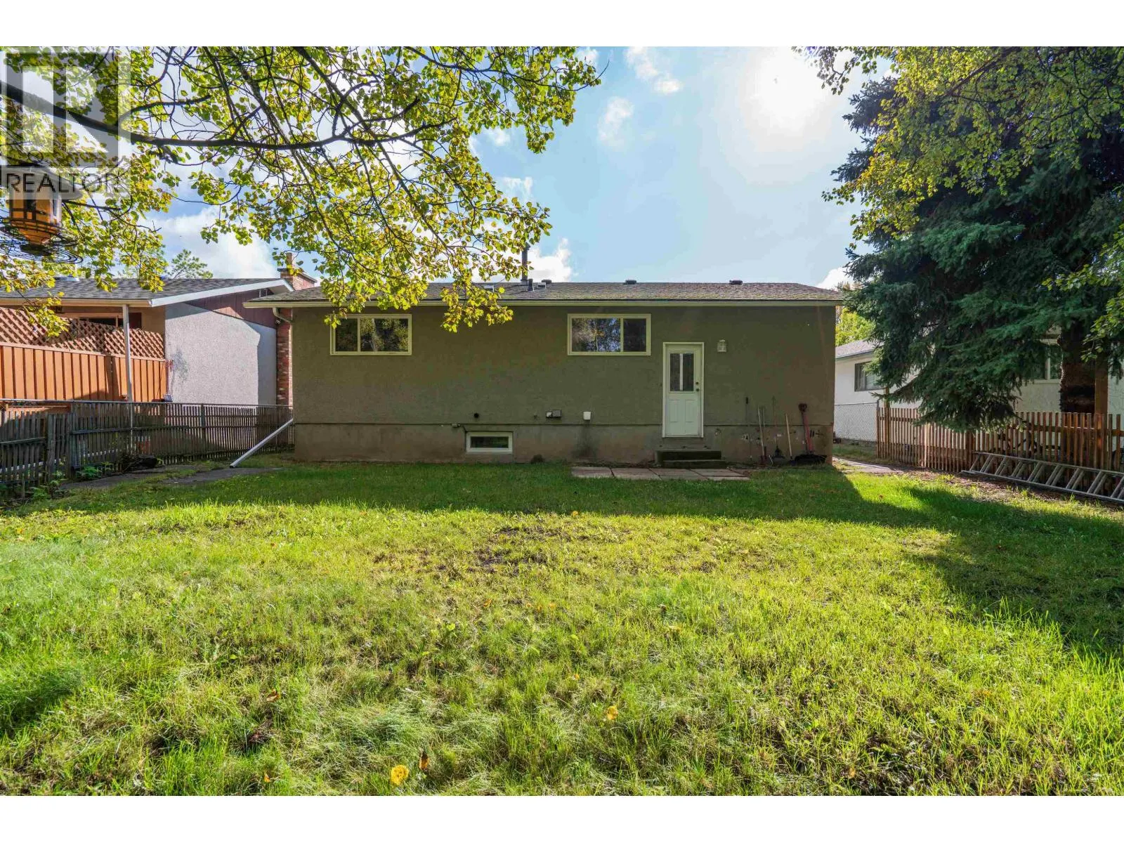2426 LISGAR CRESCENT