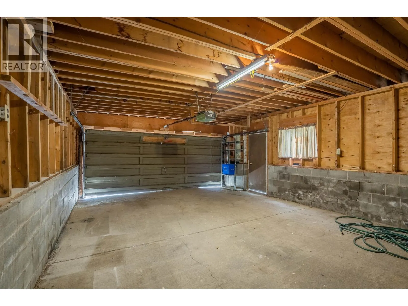 2426 LISGAR CRESCENT