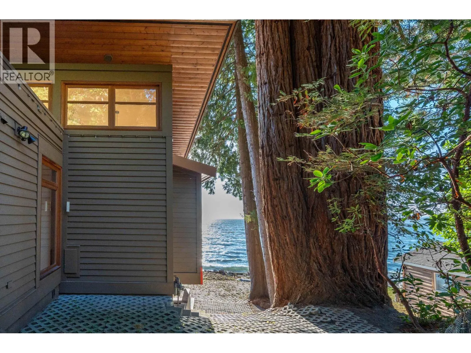 4893 SUNSHINE COAST HIGHWAY