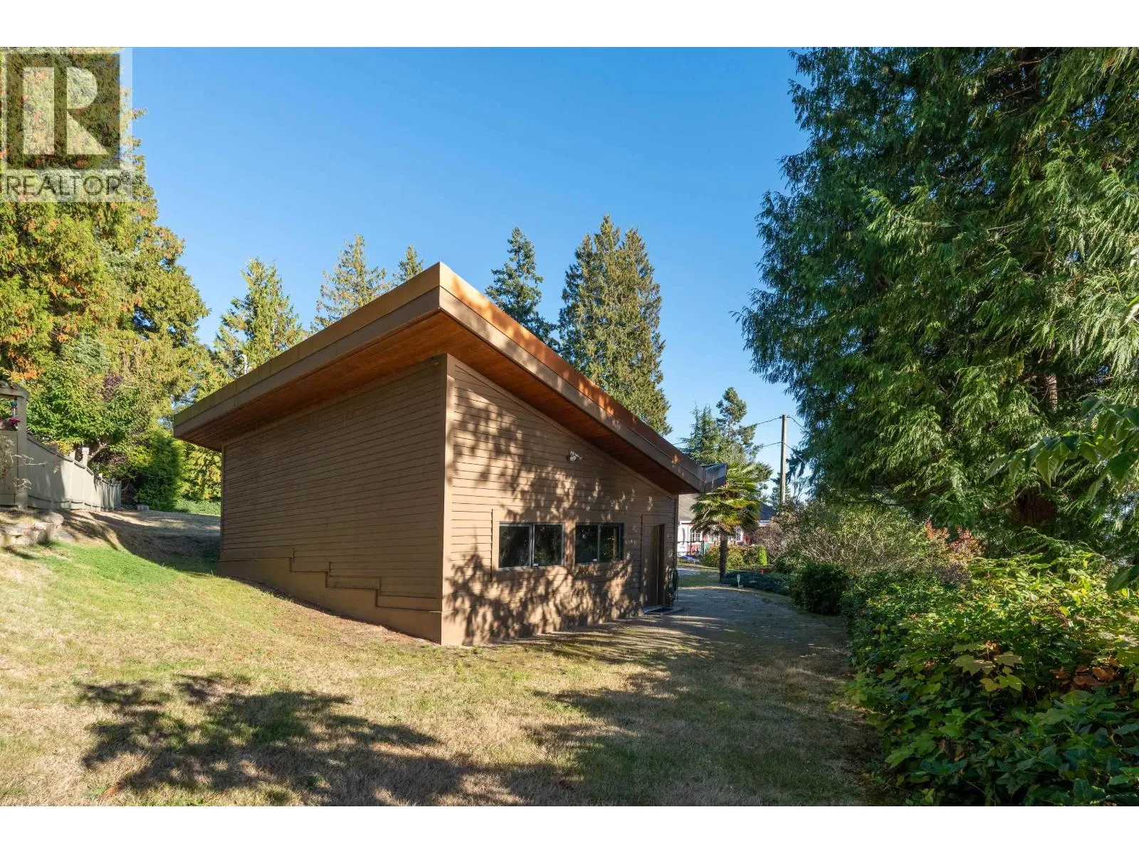 4893 SUNSHINE COAST HIGHWAY