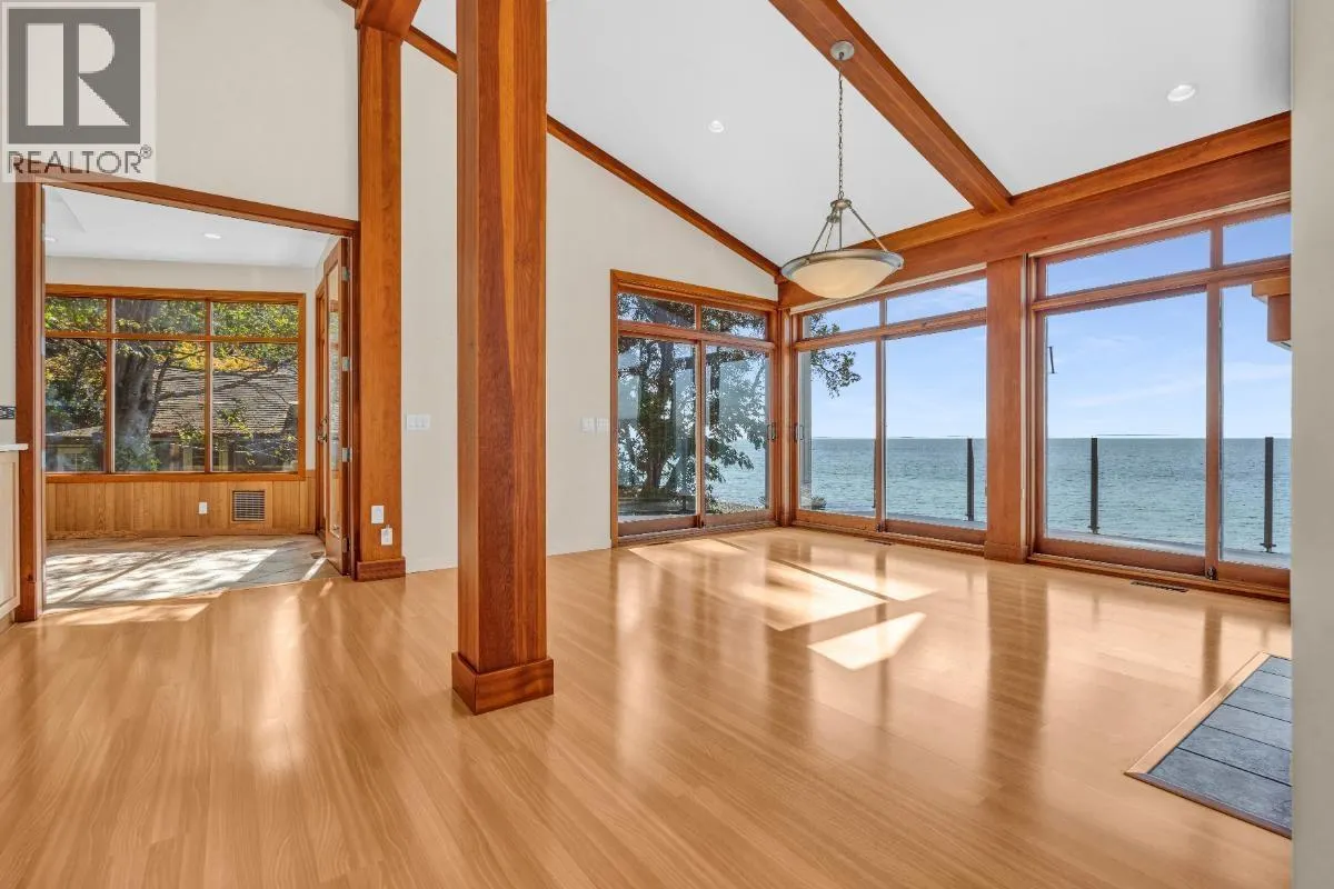 4893 SUNSHINE COAST HIGHWAY
