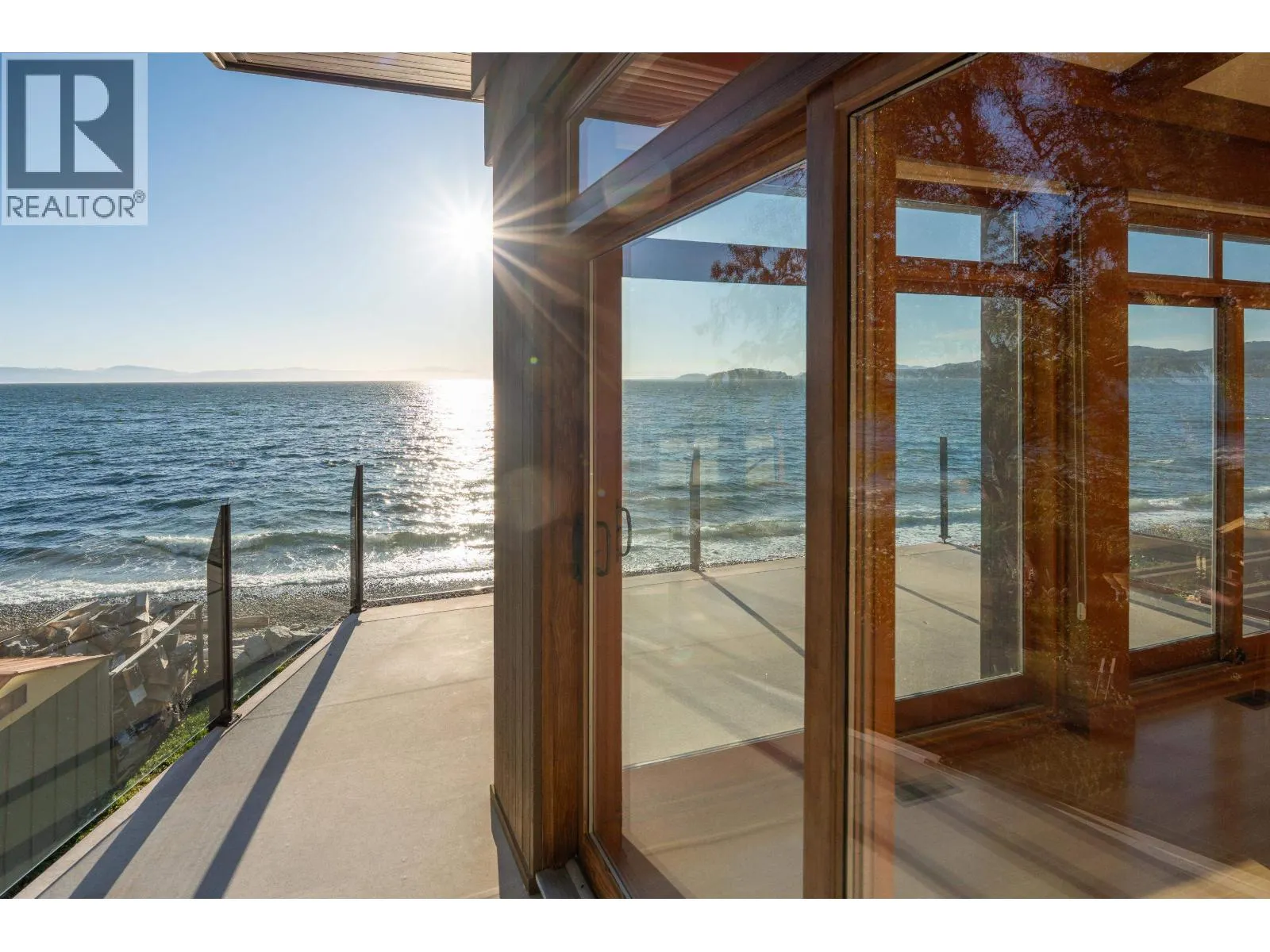 4893 SUNSHINE COAST HIGHWAY