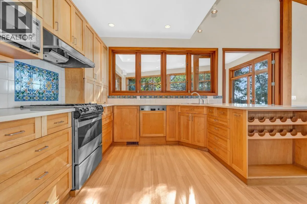 4893 SUNSHINE COAST HIGHWAY
