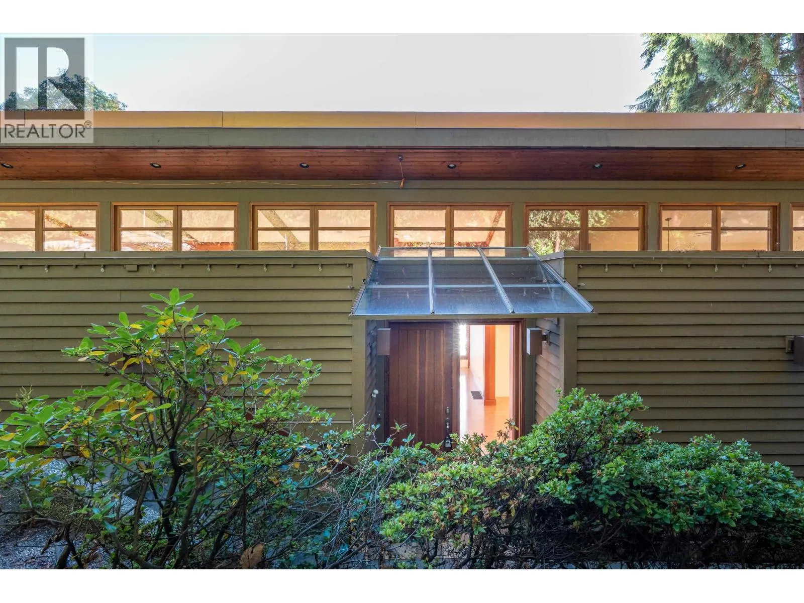 4893 SUNSHINE COAST HIGHWAY