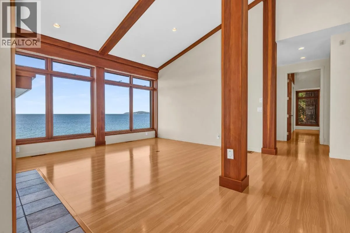 4893 SUNSHINE COAST HIGHWAY