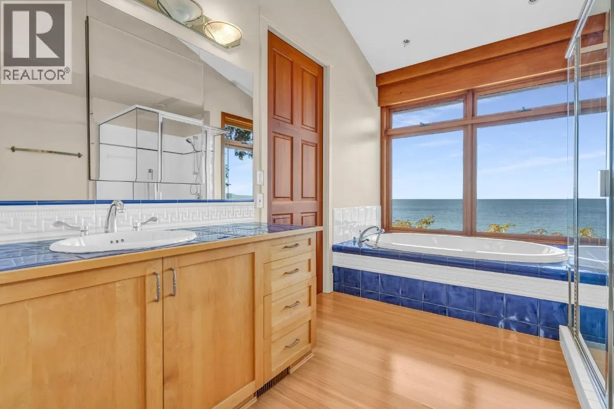 4893 SUNSHINE COAST HIGHWAY