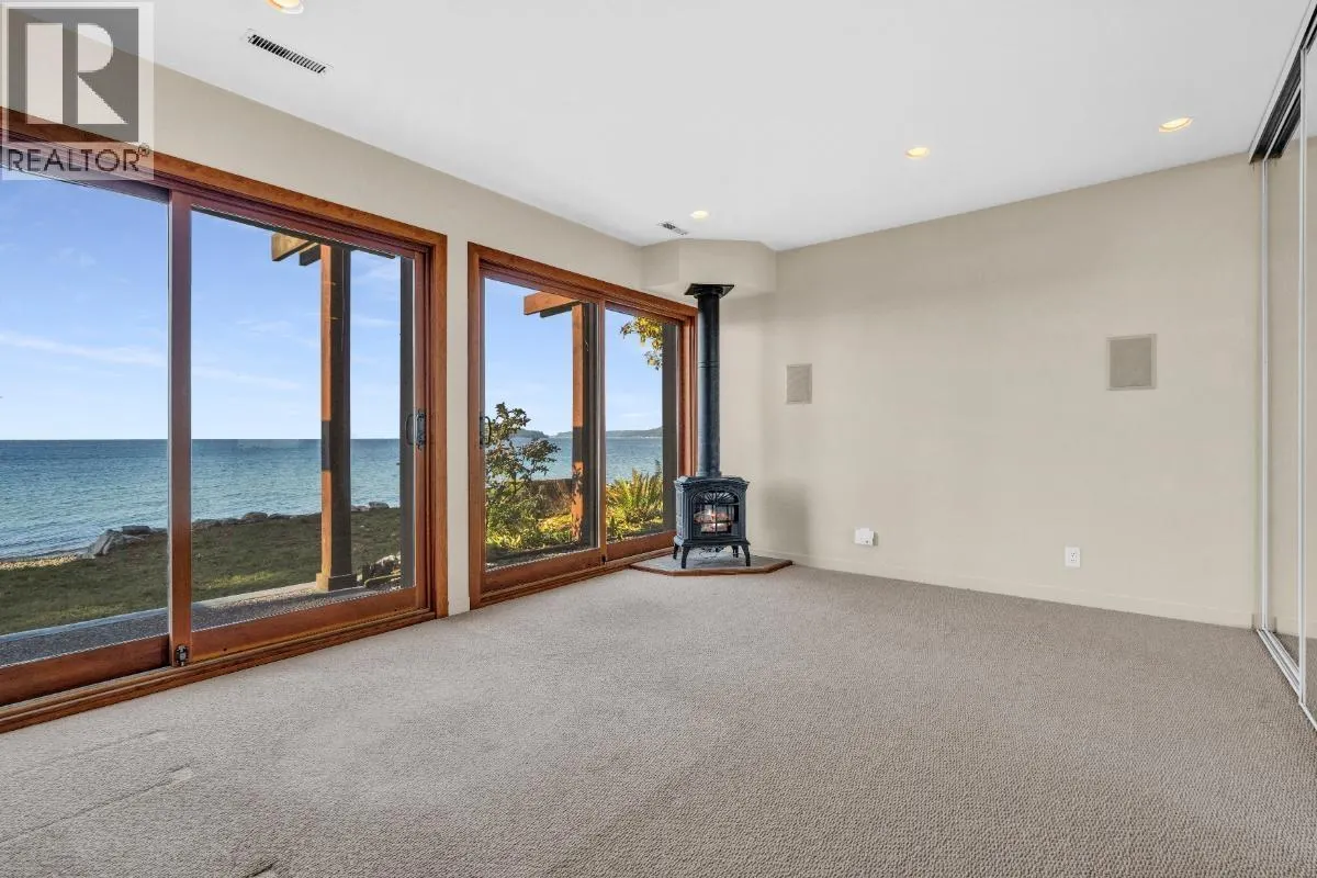 4893 SUNSHINE COAST HIGHWAY
